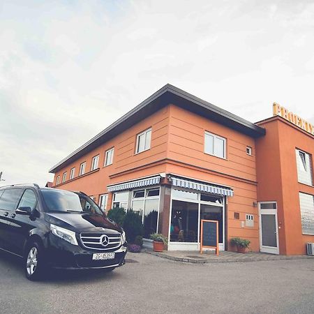 Hotel Phoenix Velika Gorica Exterior photo