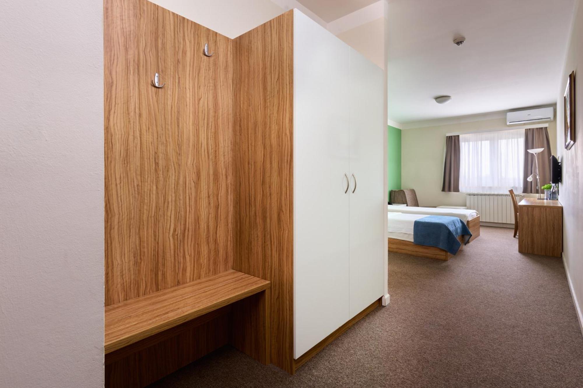 Hotel Phoenix Velika Gorica Exterior photo