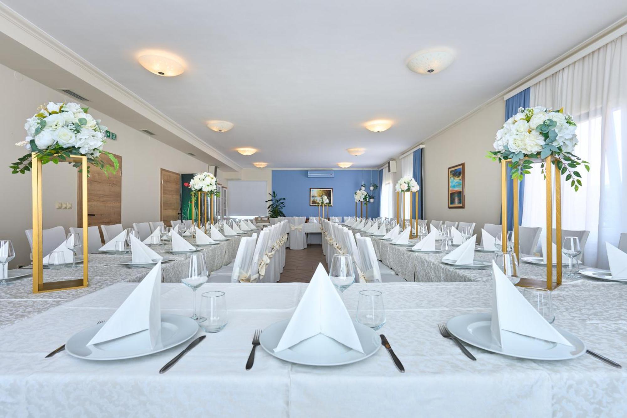 Hotel Phoenix Velika Gorica Exterior photo