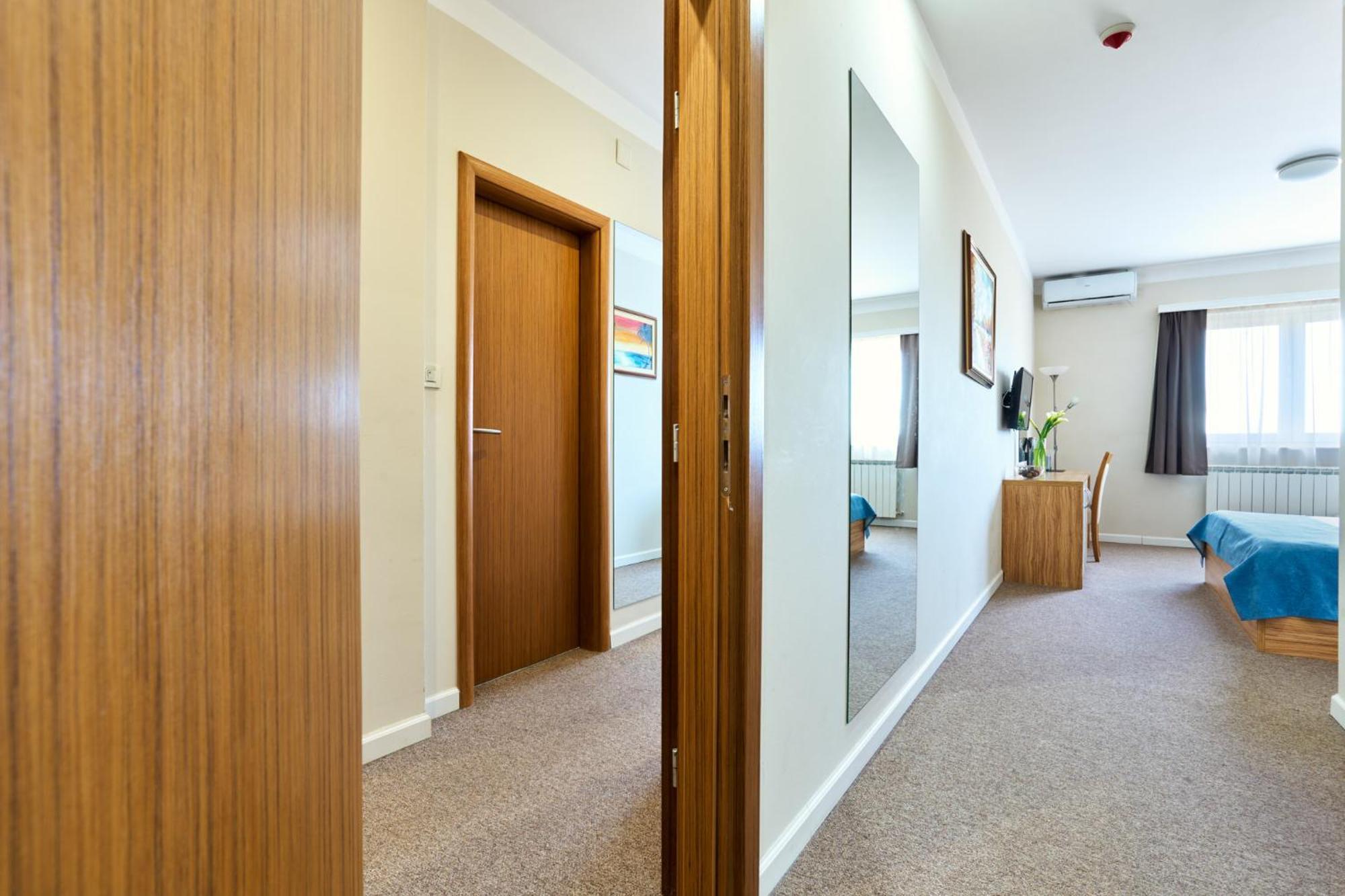 Hotel Phoenix Velika Gorica Room photo